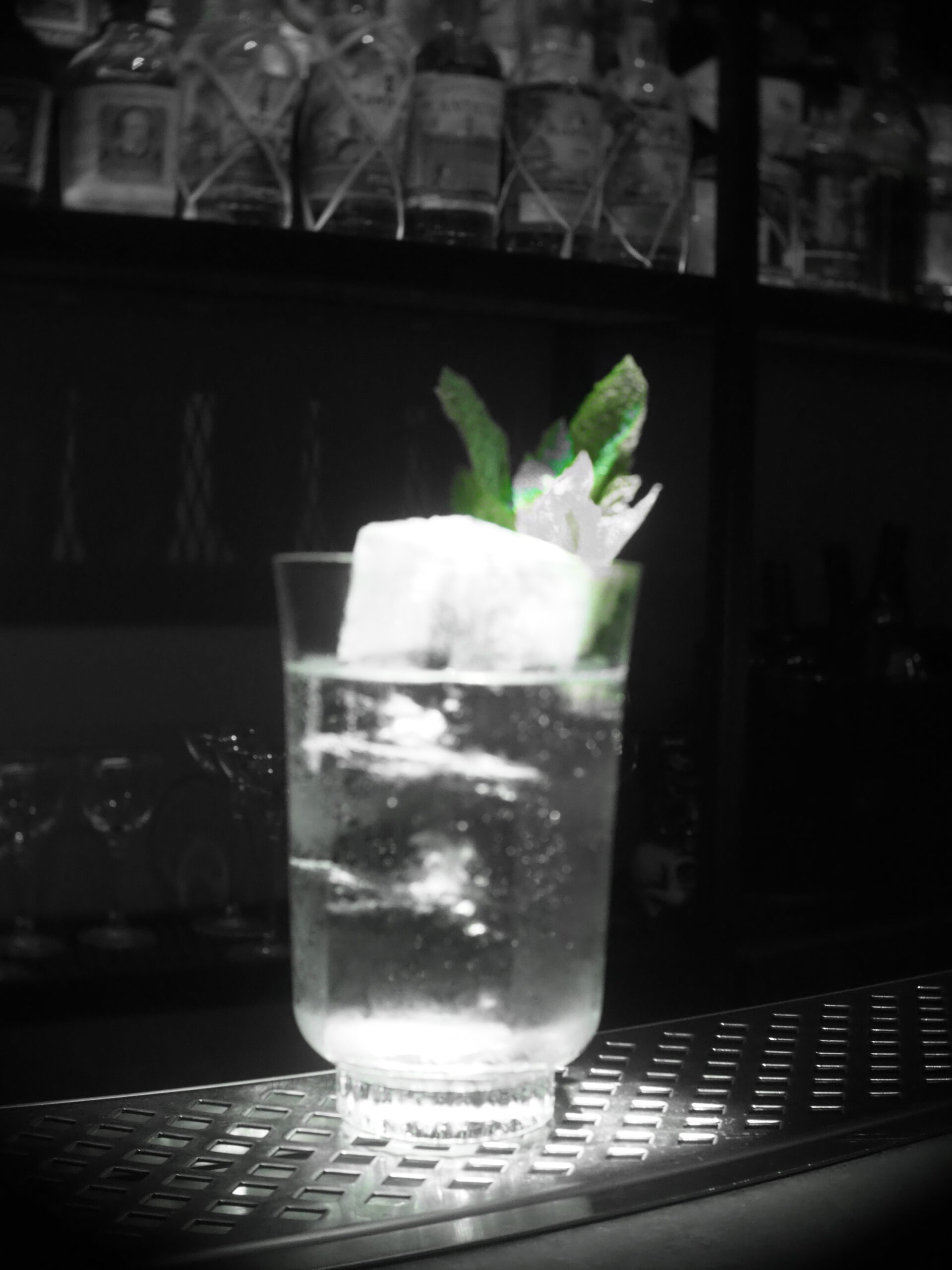 Bocas the Bar – Κάτω από την πιο διάσημη βουκαμβίλια της Πάτρας 4 Bocas the Bar – Κάτω από την πιο διάσημη βουκαμβίλια της Πάτρας - FlagInLife